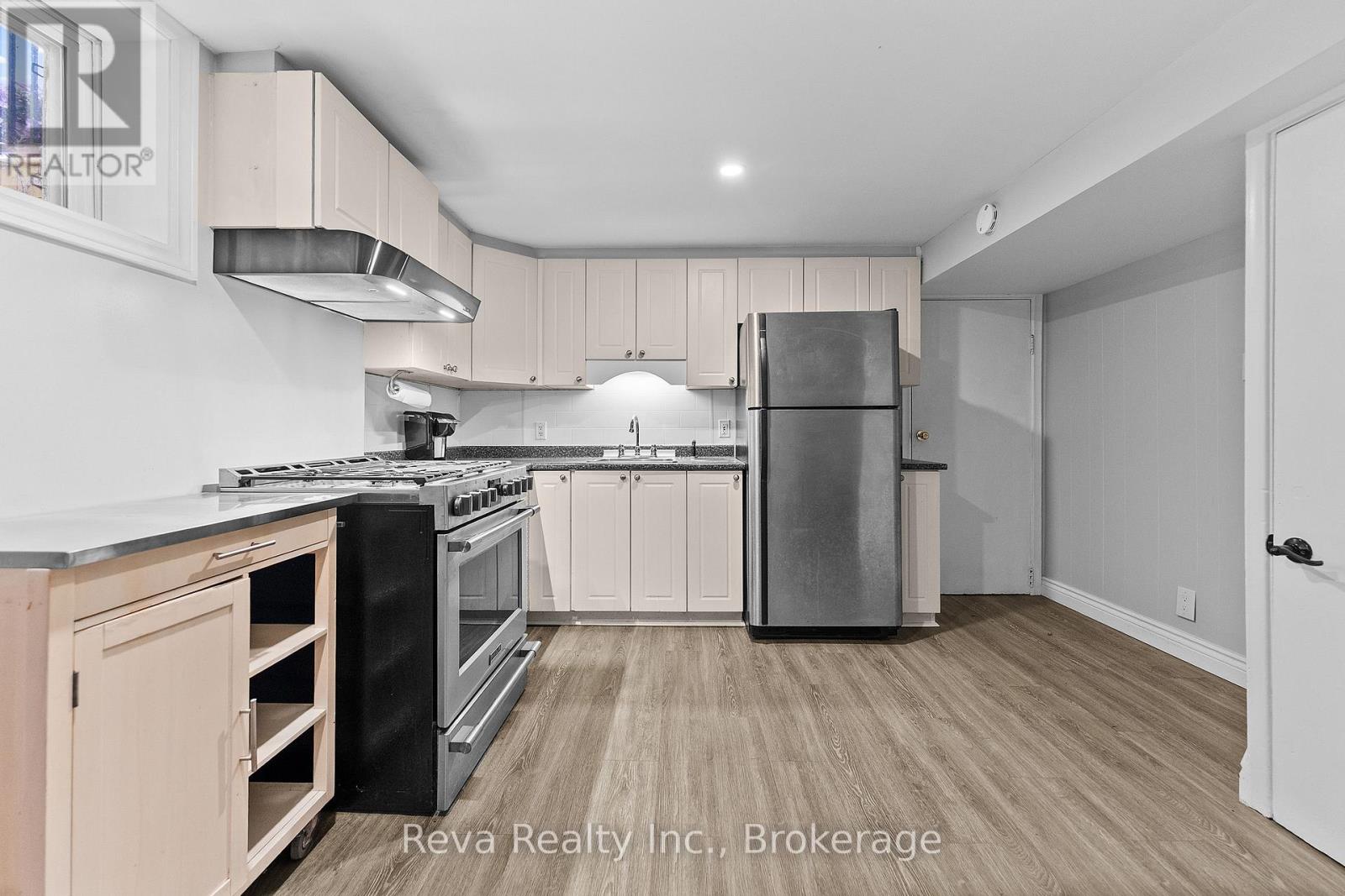 7 FOREST HILL ROAD - Image 23