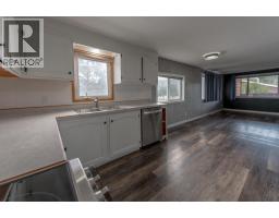 Den - 4771 Baillie Grohman Avenue, Canal Flats, BC V0B1B0 Photo 9