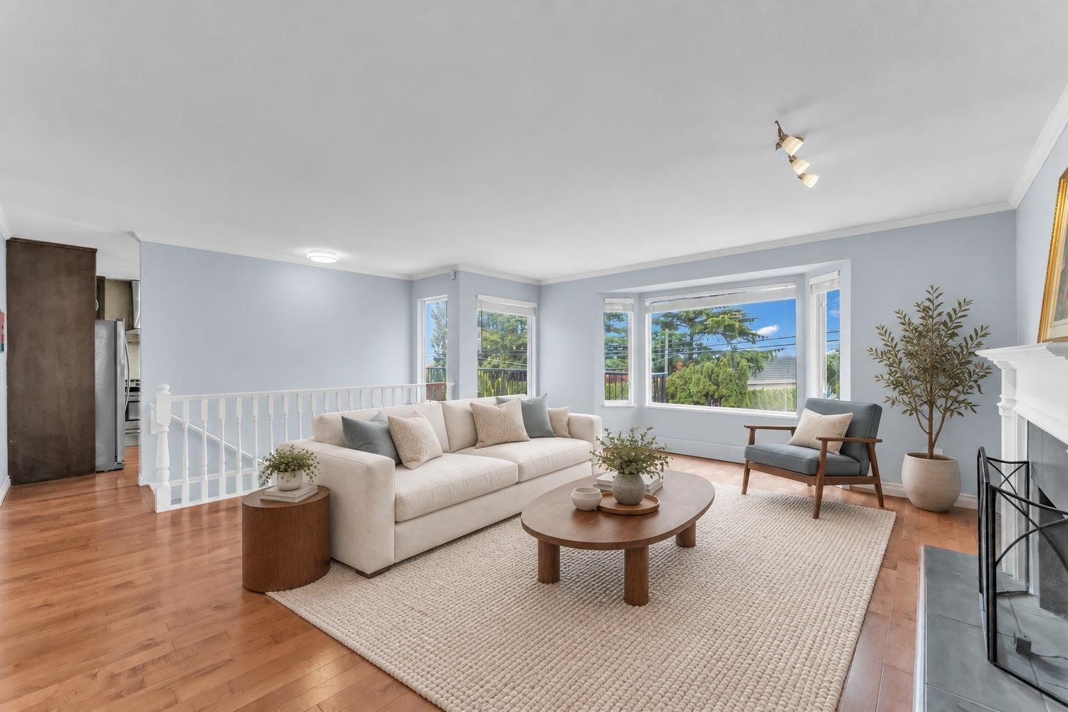 15555 BUENA VISTA AVENUE, White Rock — photo 4