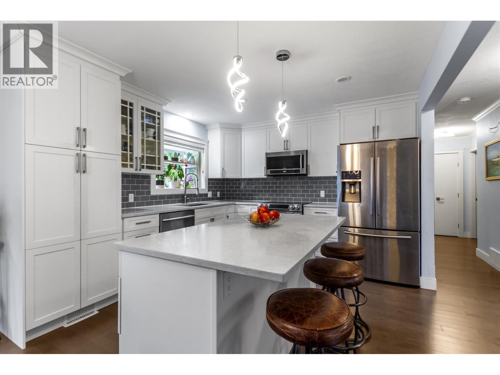 3546 FLINT STREET, Port Coquitlam — photo 4