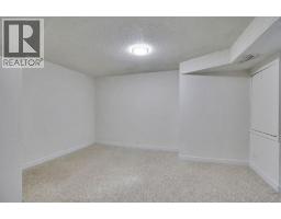 112 Martinglen Close NE - photo 26
