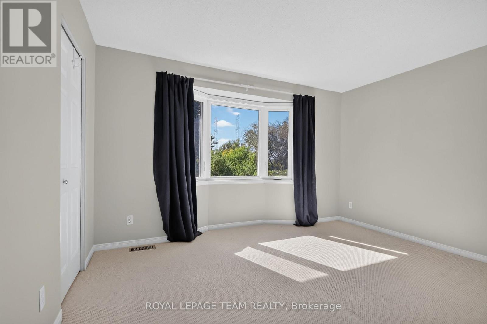136 GLAMORGAN DRIVE - Image 24
