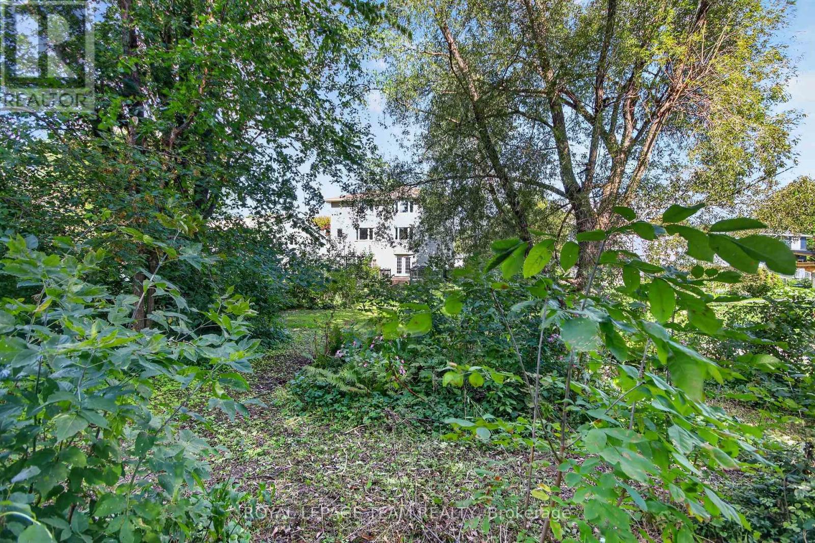 136 GLAMORGAN DRIVE - 44