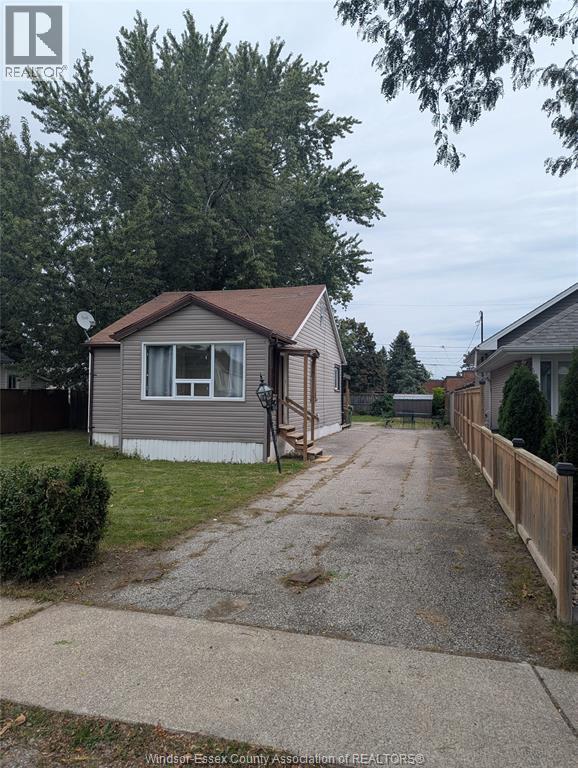 Single Family at 1018 FORD BOULEVARD