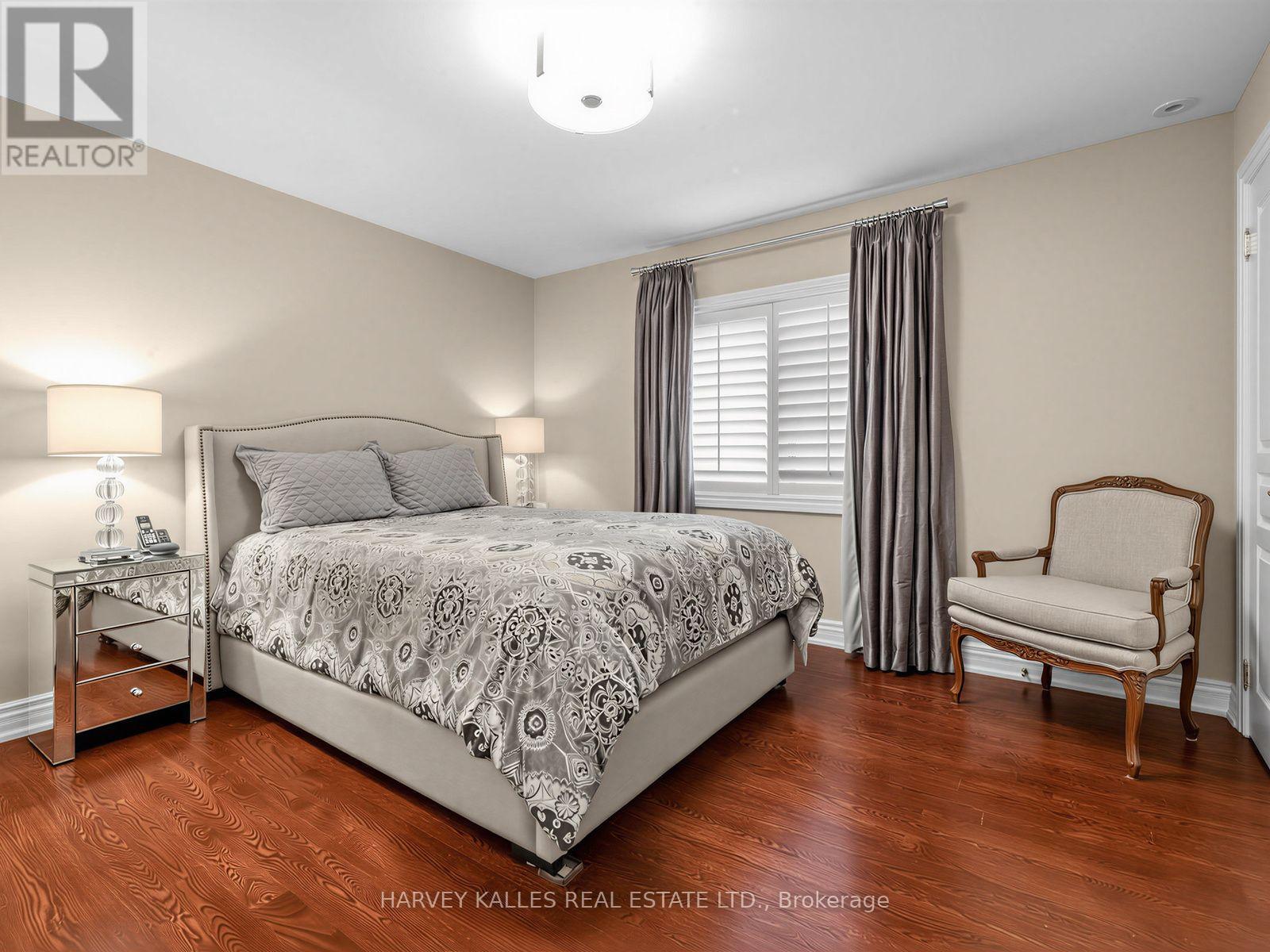 629 BEDFORD PARK AVENUE - 36
