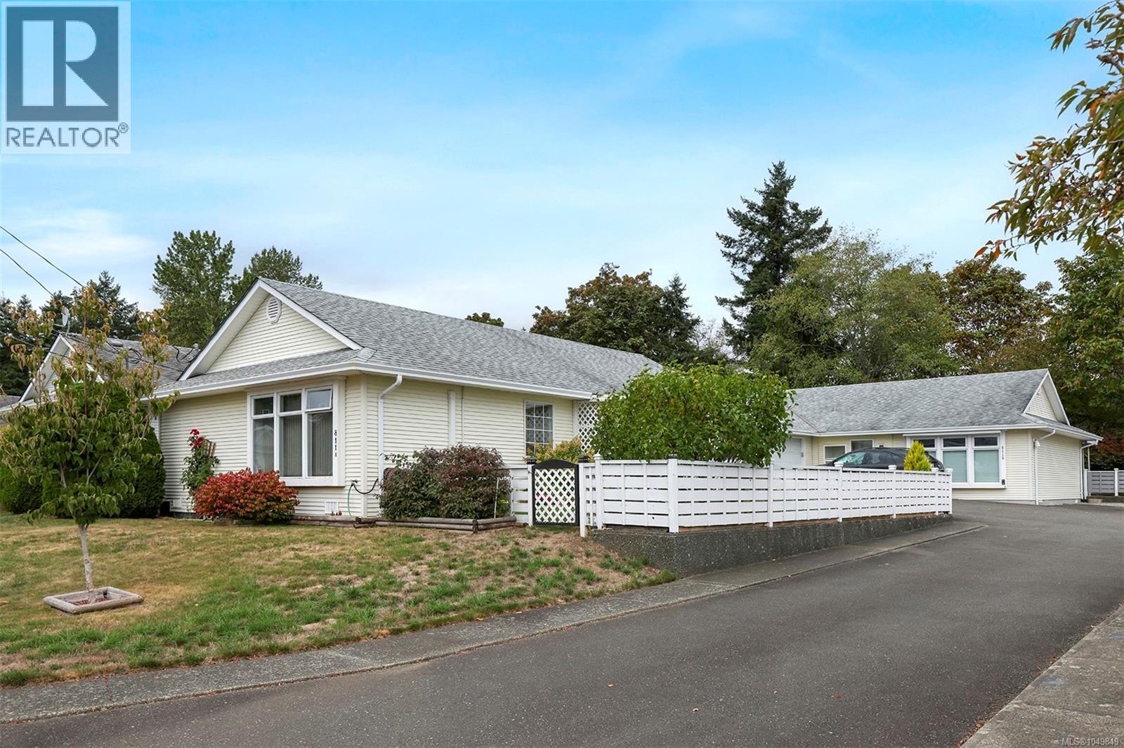 A 811 Park Pl, Courtenay — photo 1