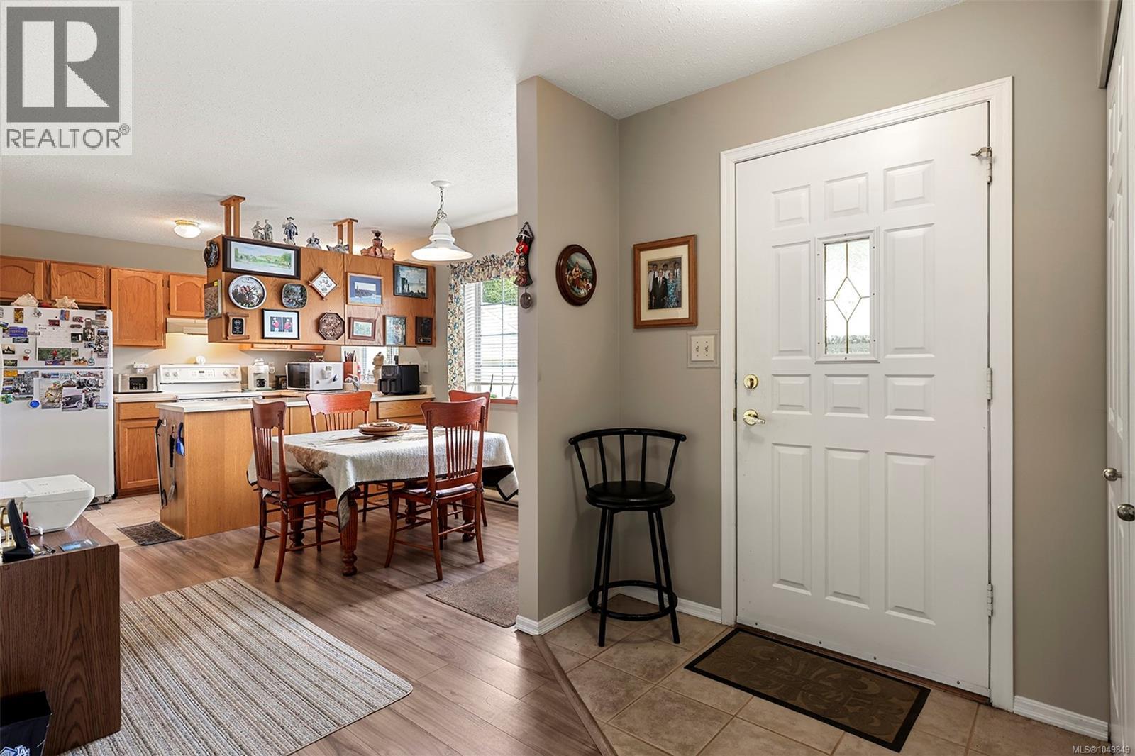 A 811 Park Pl, Courtenay — photo 6