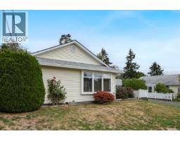 A 811 Park Pl, Courtenay, BC V9N8N1 Photo 10