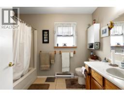 A 811 Park Pl, Courtenay, BC V9N8N1 Photo 20