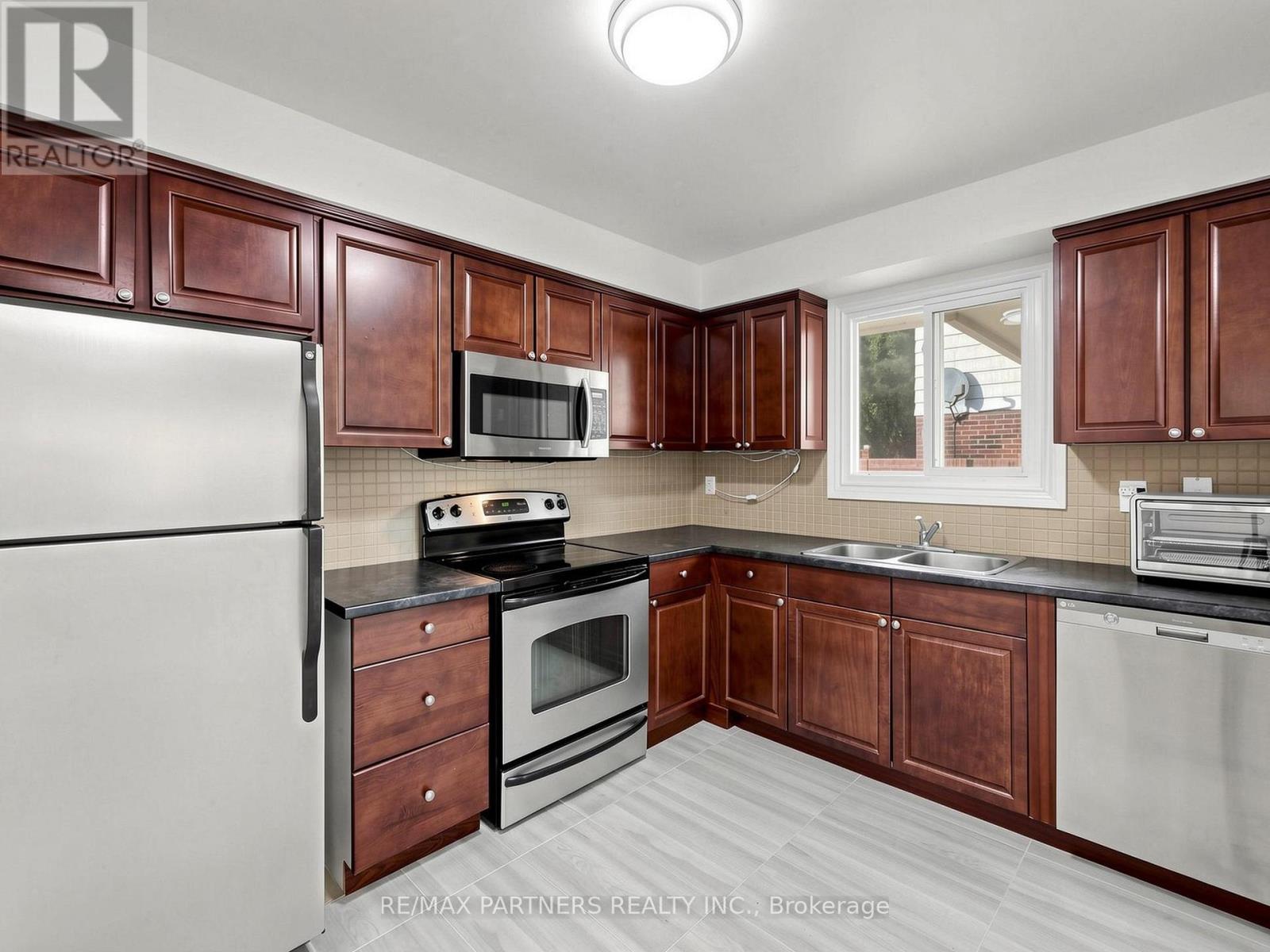 35 CULHAM STREET - 13