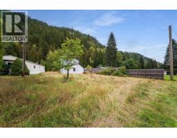 1427 Airport Road, Salmo, BC V0G1Z0 Photo 22