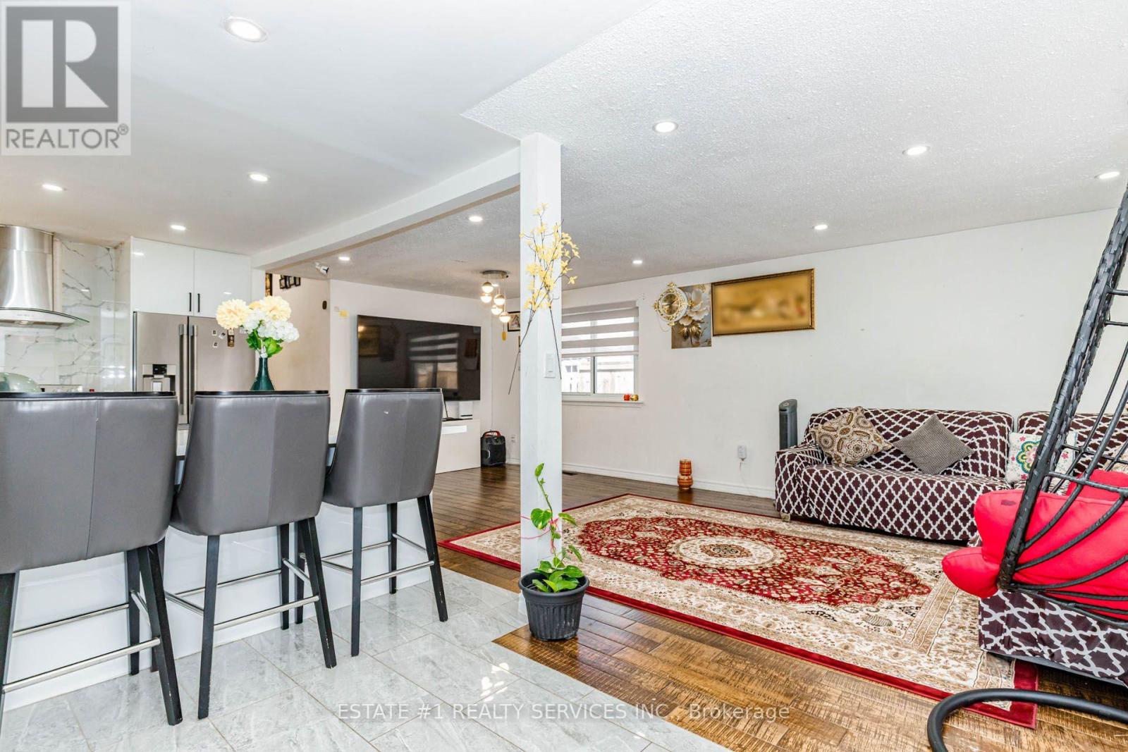 80 ADDINGTON CRESCENT - 8