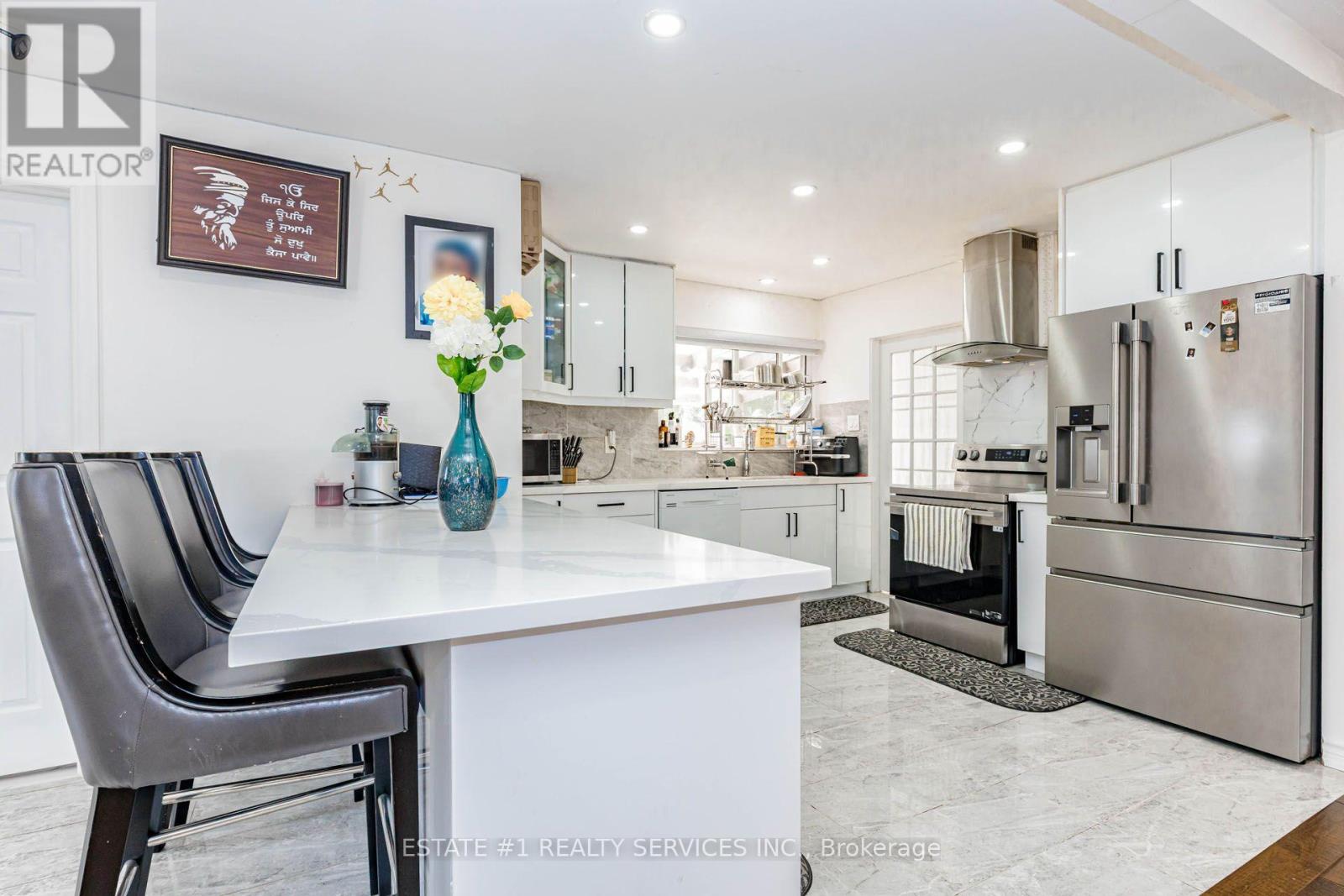 80 ADDINGTON CRESCENT - 16