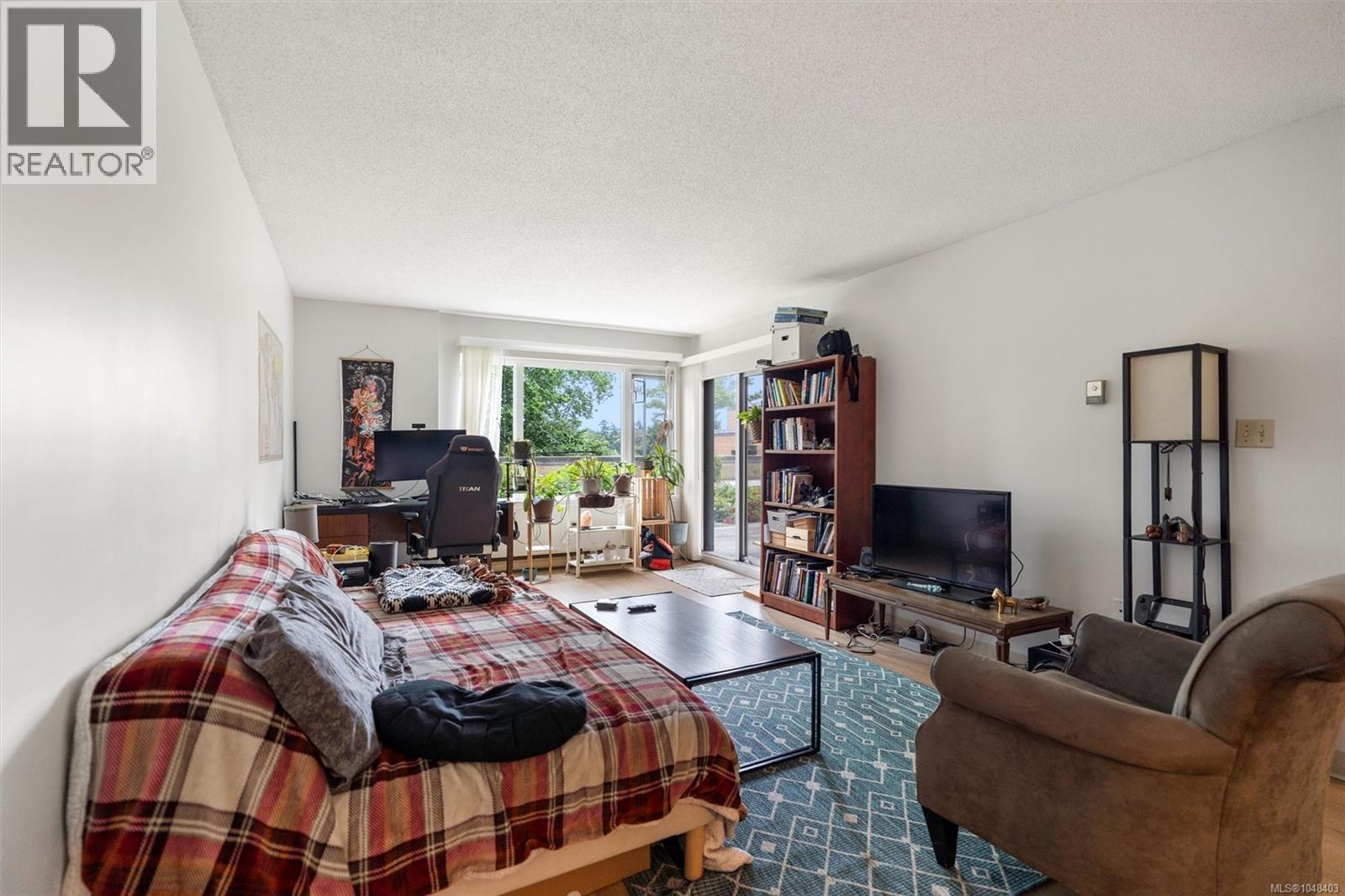 104 103 Gorge Rd E, Victoria — photo 3