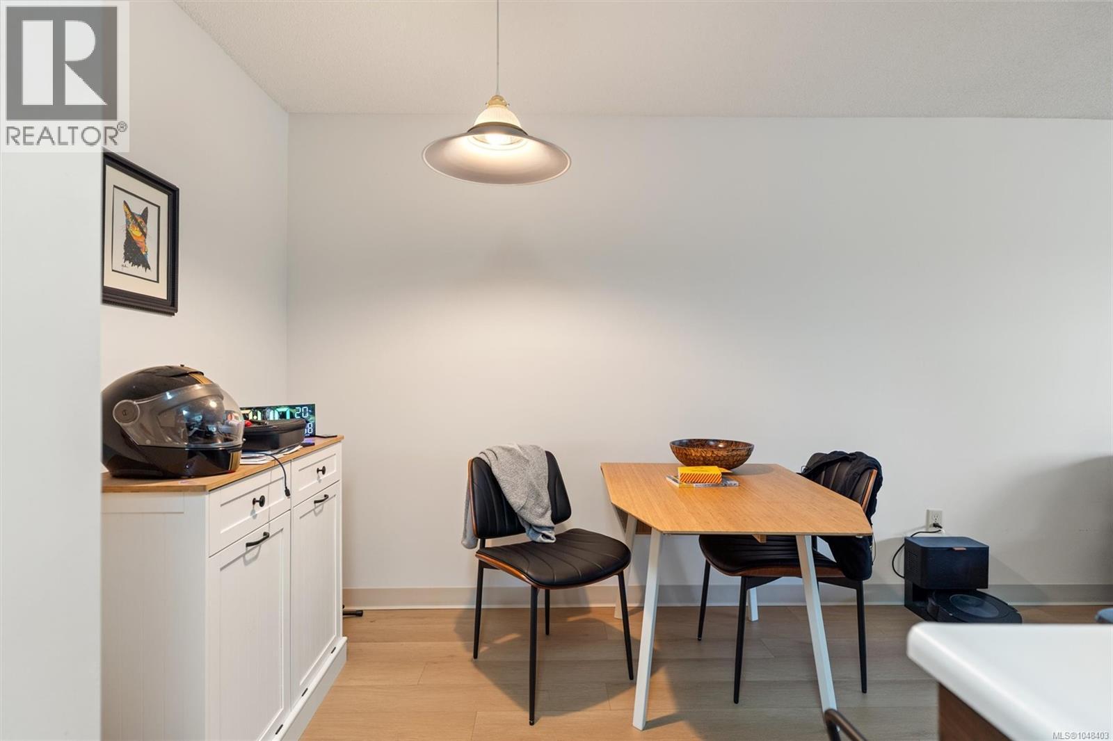 104 103 Gorge Rd E, Victoria — photo 9