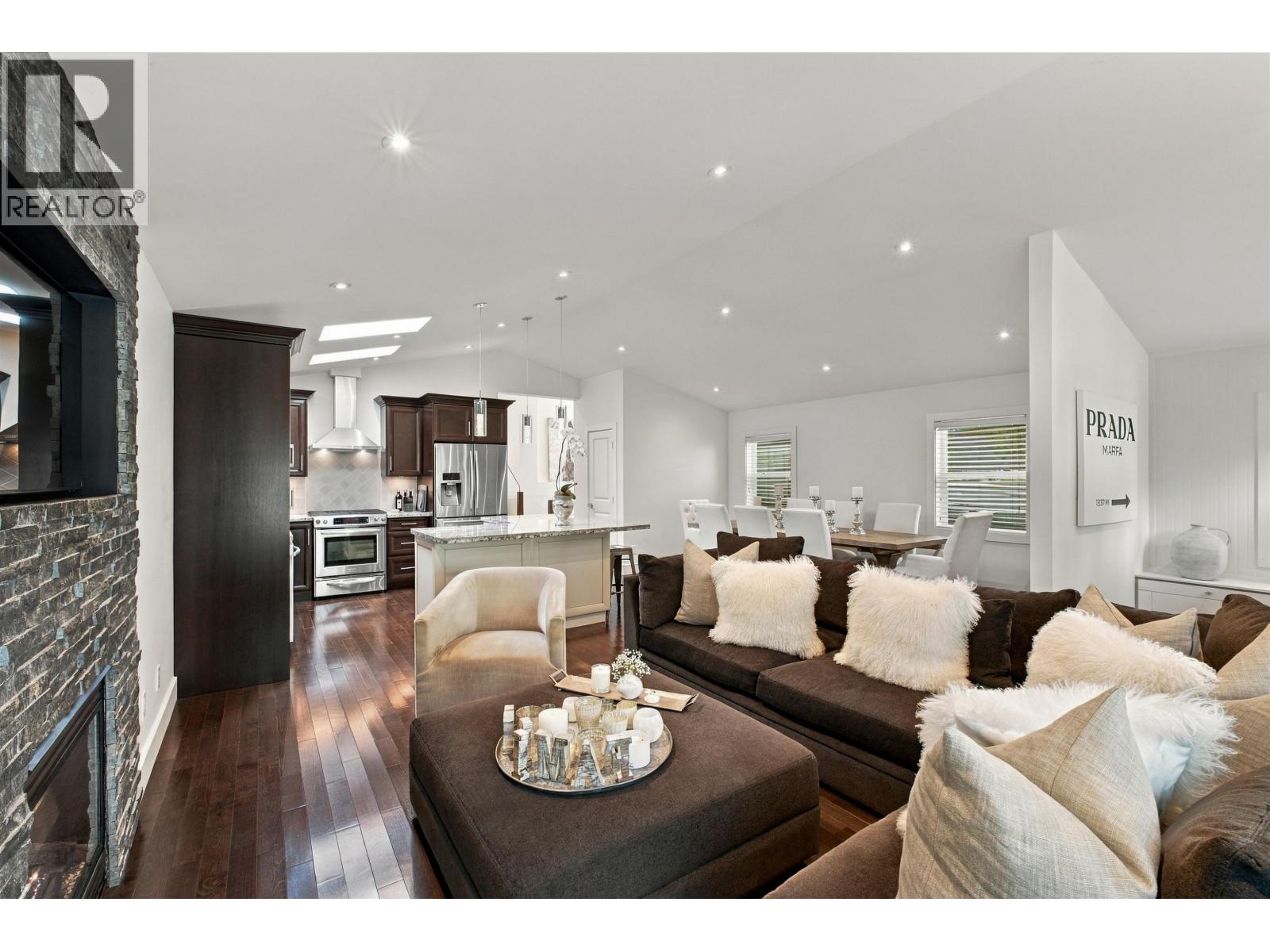 1153 WELLINGTON DRIVE, North Vancouver — photo 4