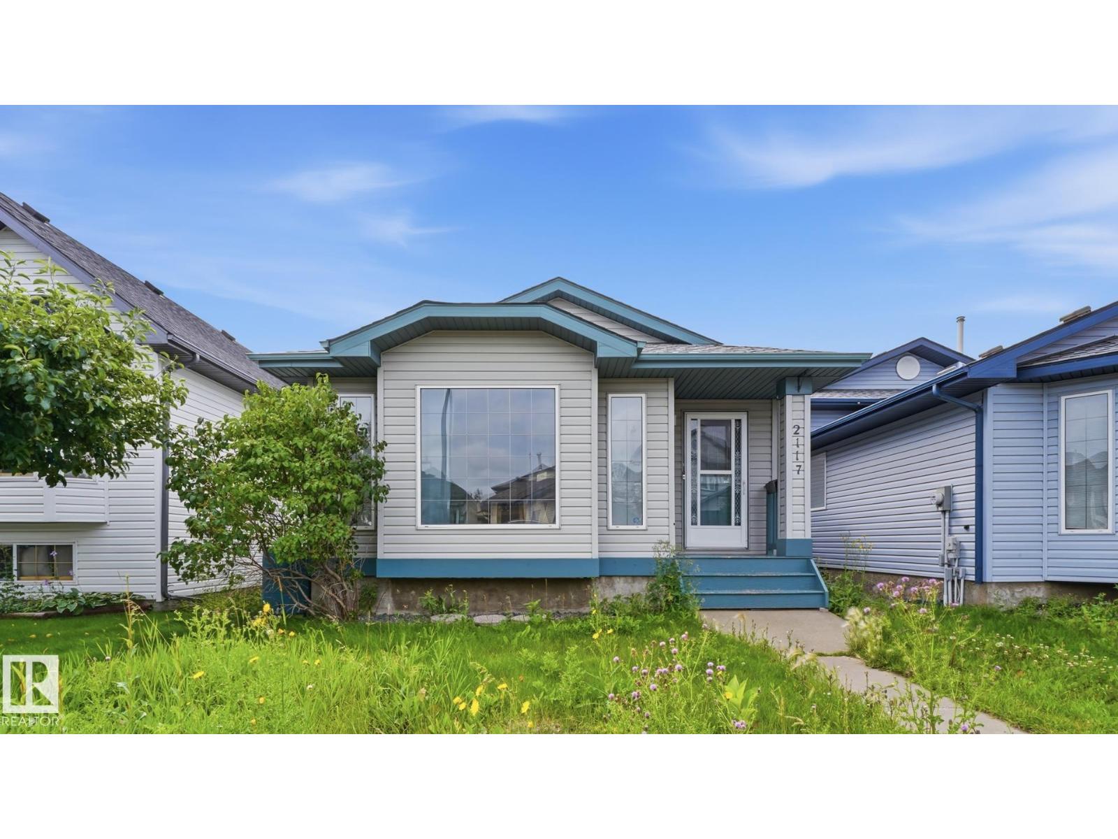 2117 36 AV NW, Edmonton, Alberta, T6T1S3