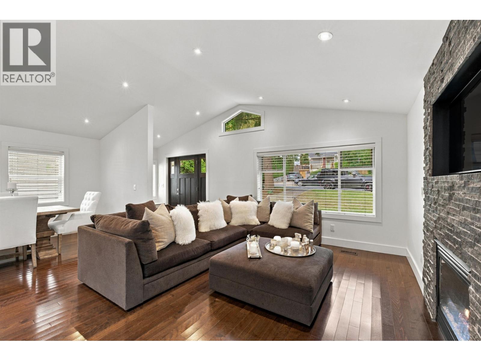 1153 WELLINGTON DRIVE, North Vancouver — photo 5