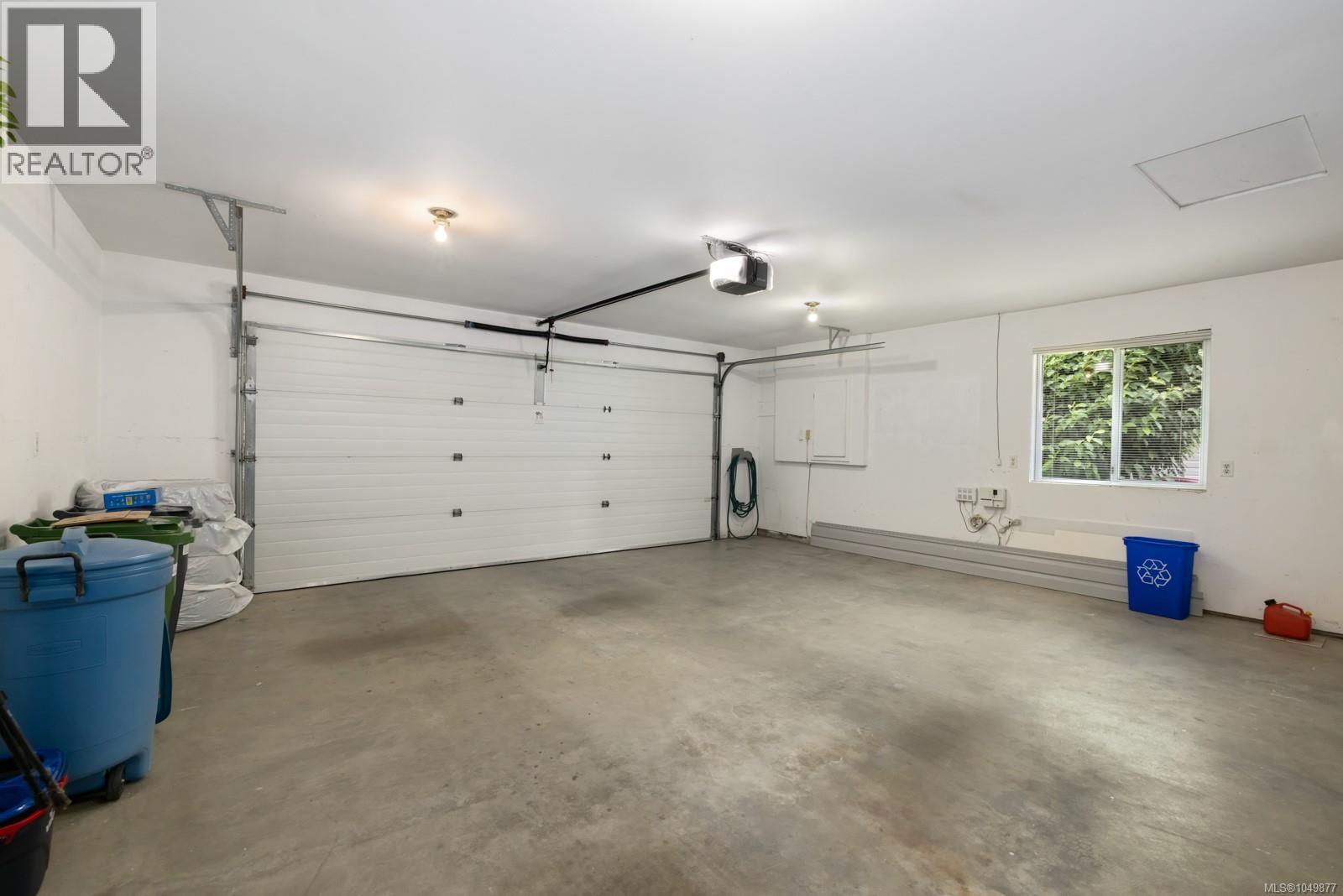 2032 Deborah Pl - Image 27
