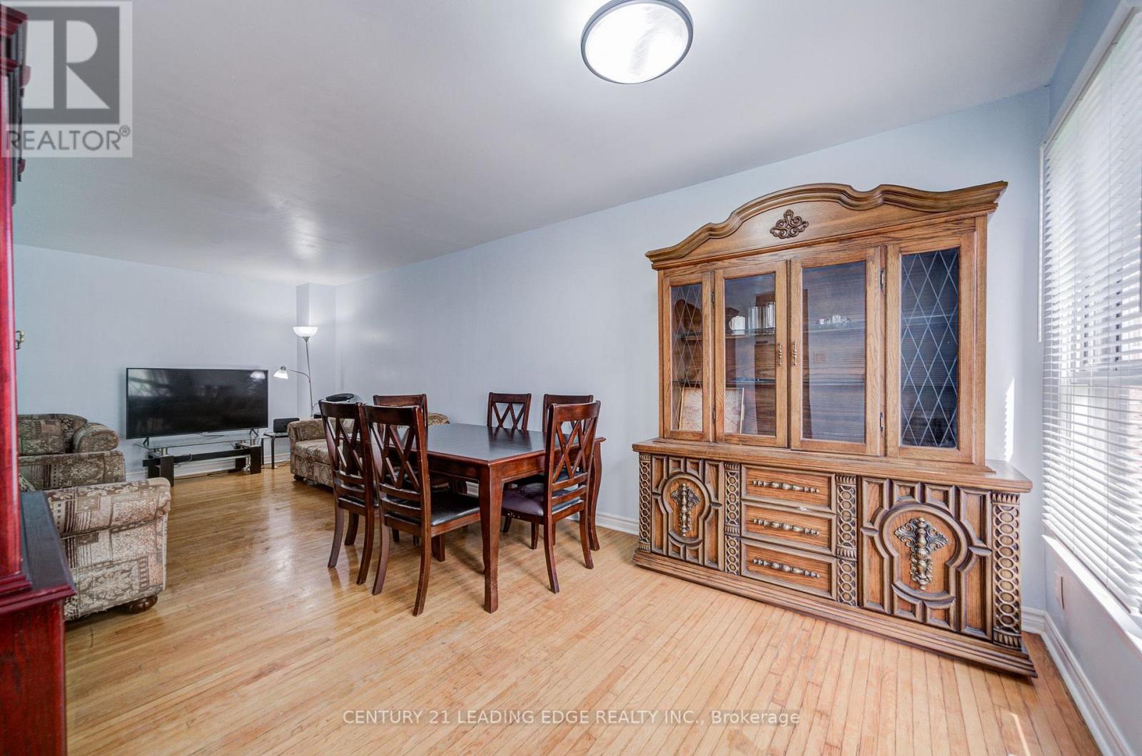 #285 268 FLEETWOOD CRESCENT - Image 12