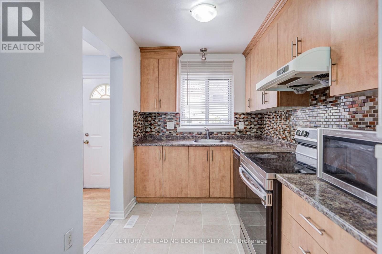 #285 268 FLEETWOOD CRESCENT - Image 17