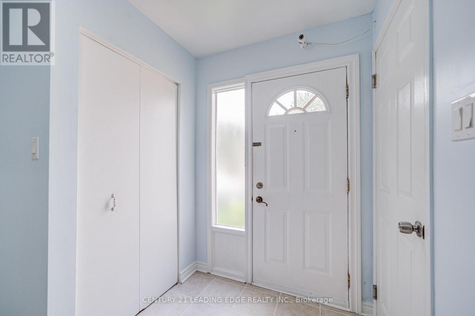 #285 268 FLEETWOOD CRESCENT - 4