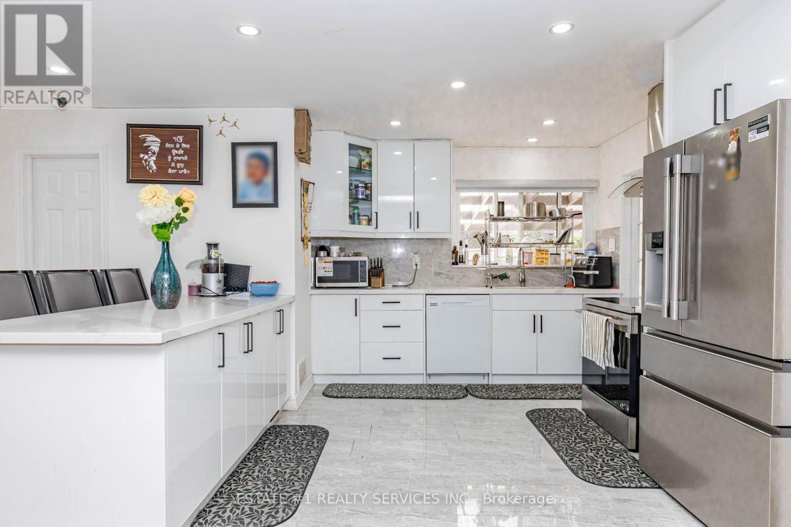 80 ADDINGTON CRESCENT - 18