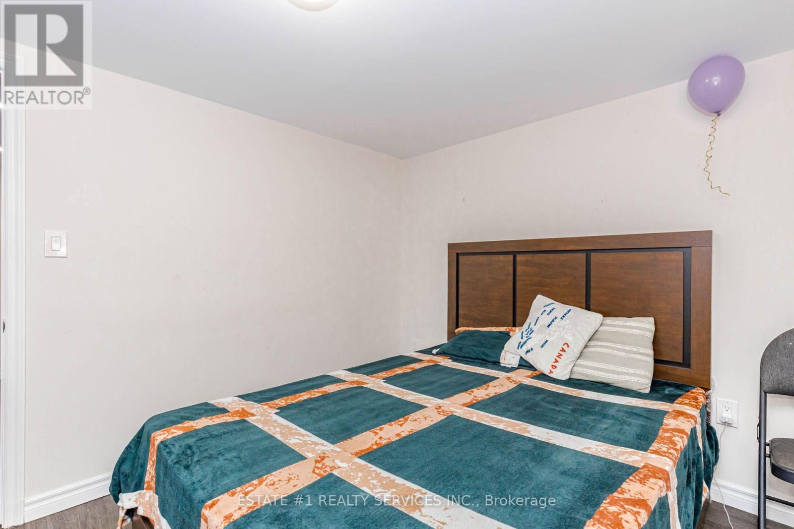 80 ADDINGTON CRESCENT - 40