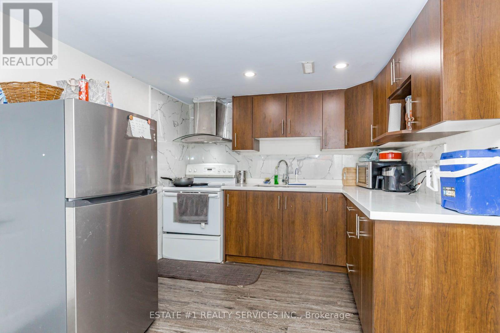 80 ADDINGTON CRESCENT - 36