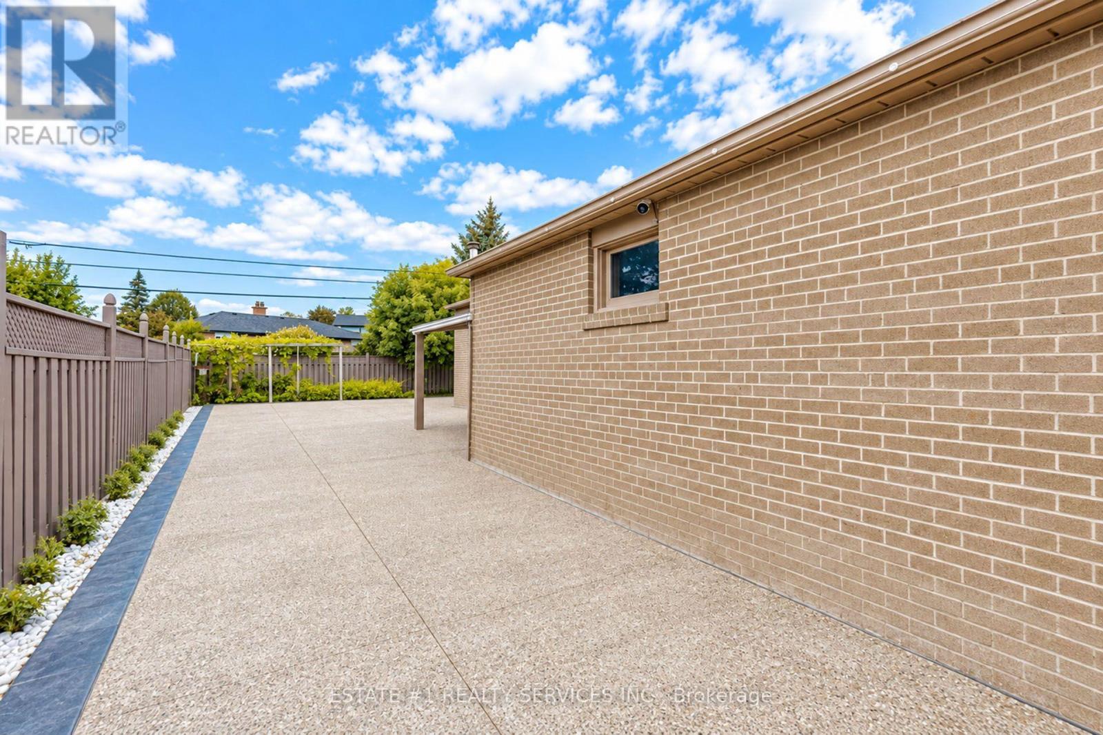 80 ADDINGTON CRESCENT - Image 44