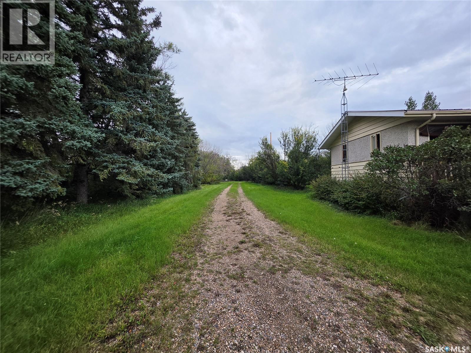 22 Maple AVENUE, Ruddell — photo 2