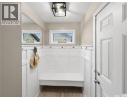 Enclosed porch - 117 Valley Park Place, Swift Current, SK S9H5N2 Photo 11