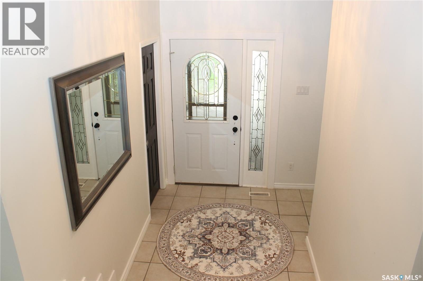 106 METCALFE ROAD, Regina — photo 2