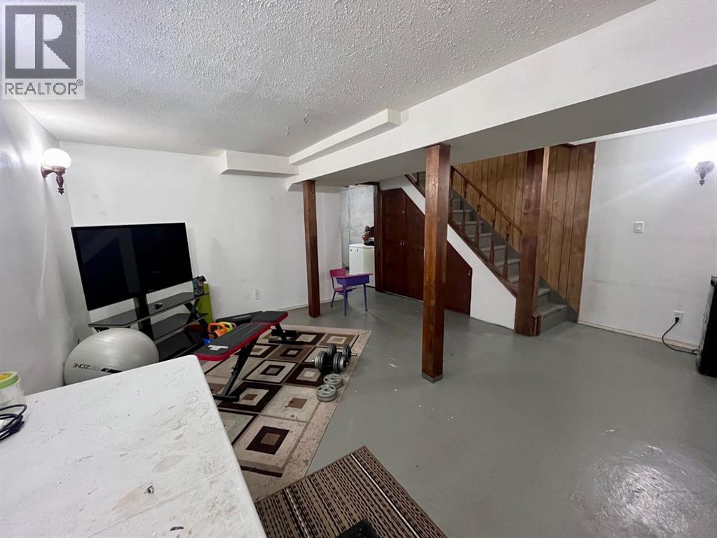 #7 110 Tamarack Avenue - 22