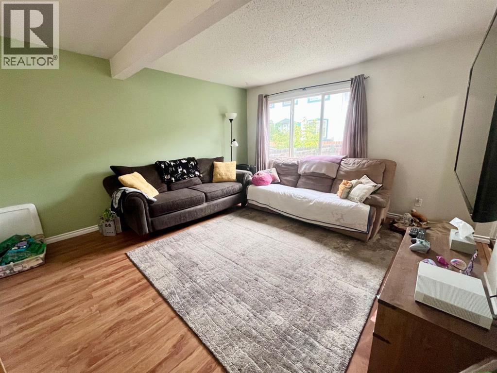 #7 110 Tamarack Avenue - 12