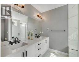 2106 49 Avenue Sw, Calgary, AB T2T1A6 Photo 24