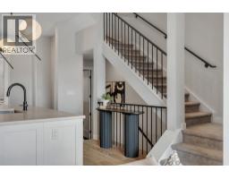 2106 49 Avenue Sw, Calgary, AB T2T1A6 Photo 9