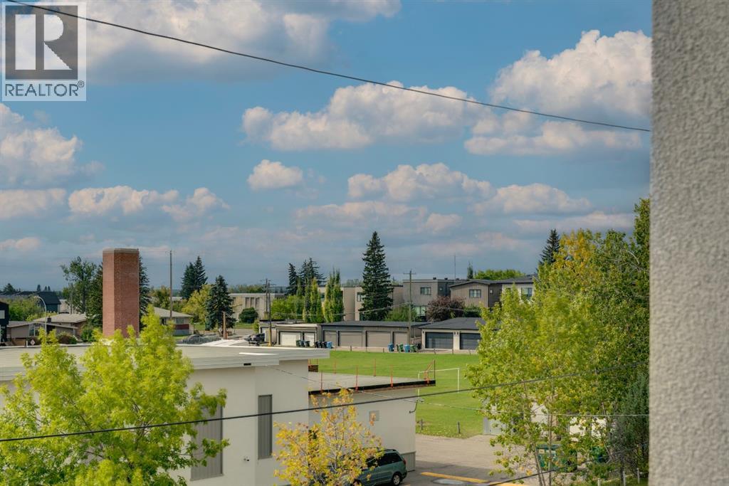 2106 49 Avenue SW - 38