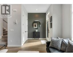 Bedroom - 2106 49 Avenue Sw, Calgary, AB T2T1A6 Photo 8