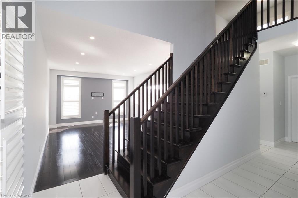 #UPPER 296 COUNTRYSTONE Crescent - Image 13