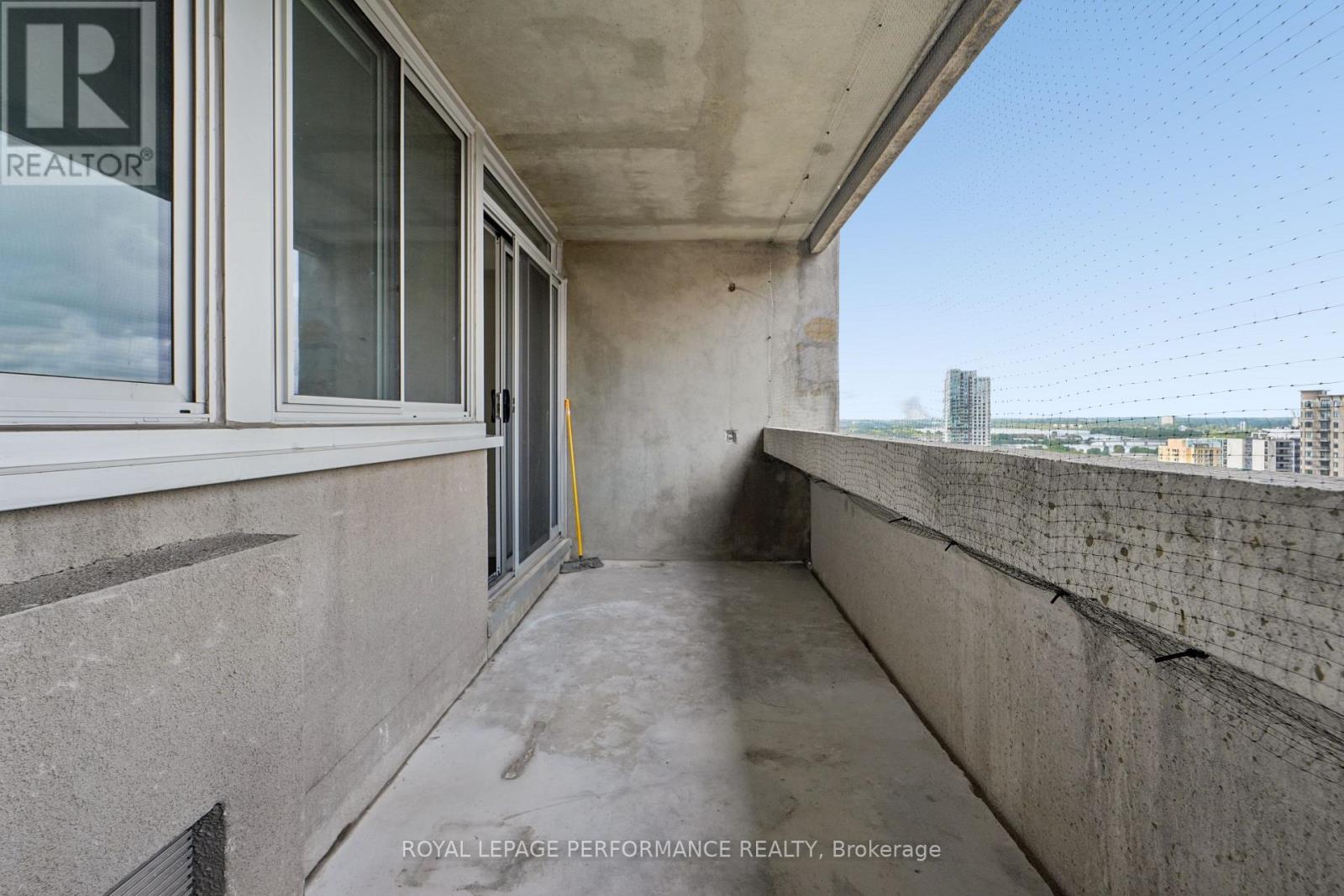 1706 - 500 Laurier Avenue W