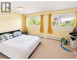 1374 Sowden Street, North Vancouver, BC V7P1L8 Photo 7