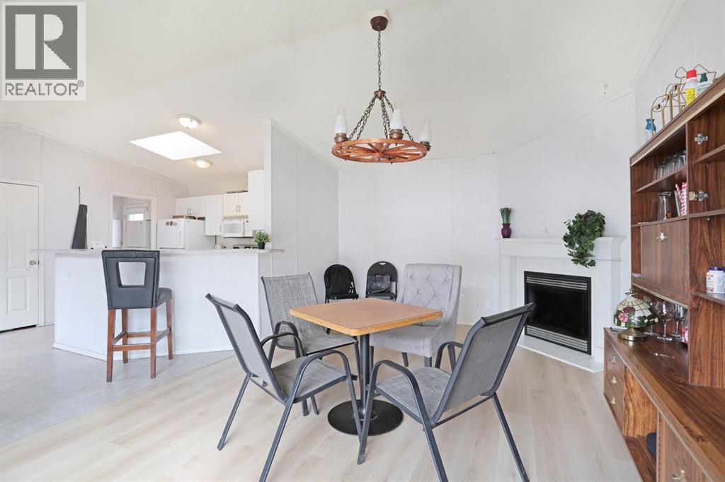 8 Meadowplace Crescent E - 14