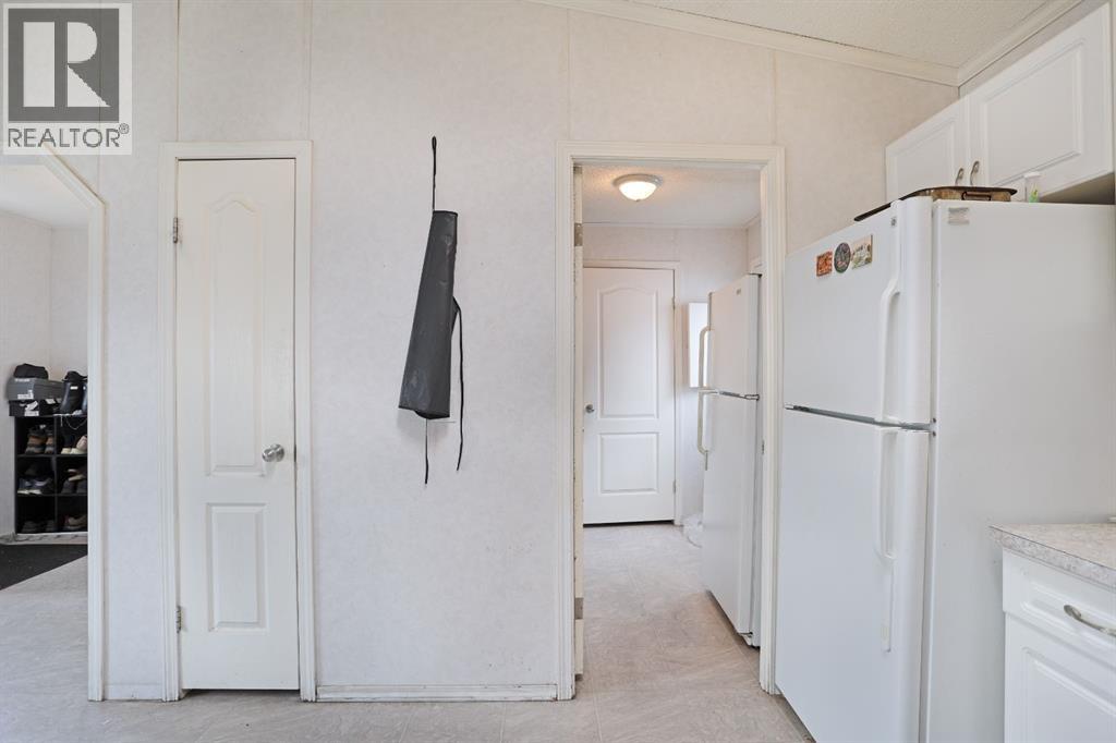 8 Meadowplace Crescent E - 27