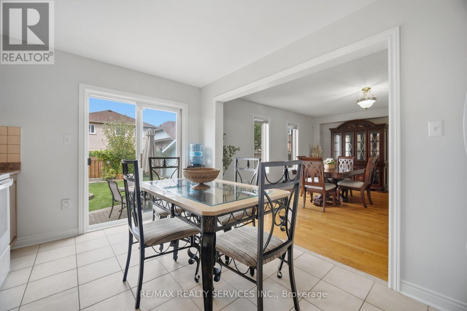 30 MAPLE BEACH CRESCENT - 14