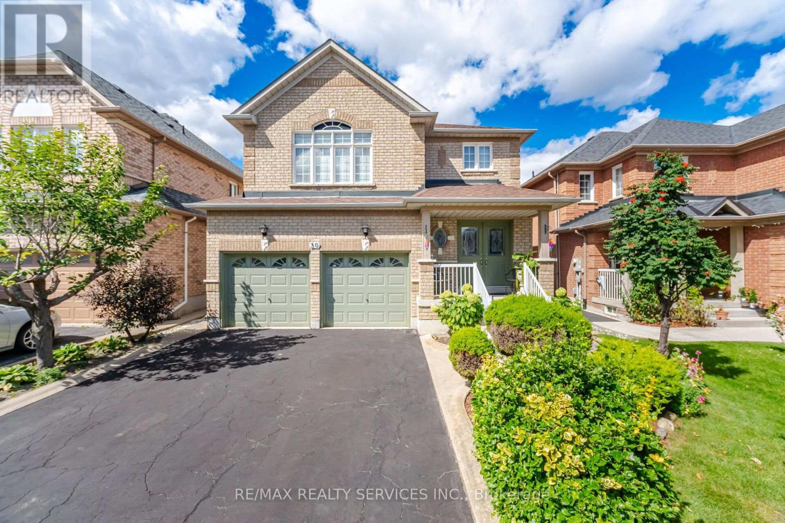30 MAPLE BEACH CRESCENT, Brampton (Fletcher's Meadow) — photo 2