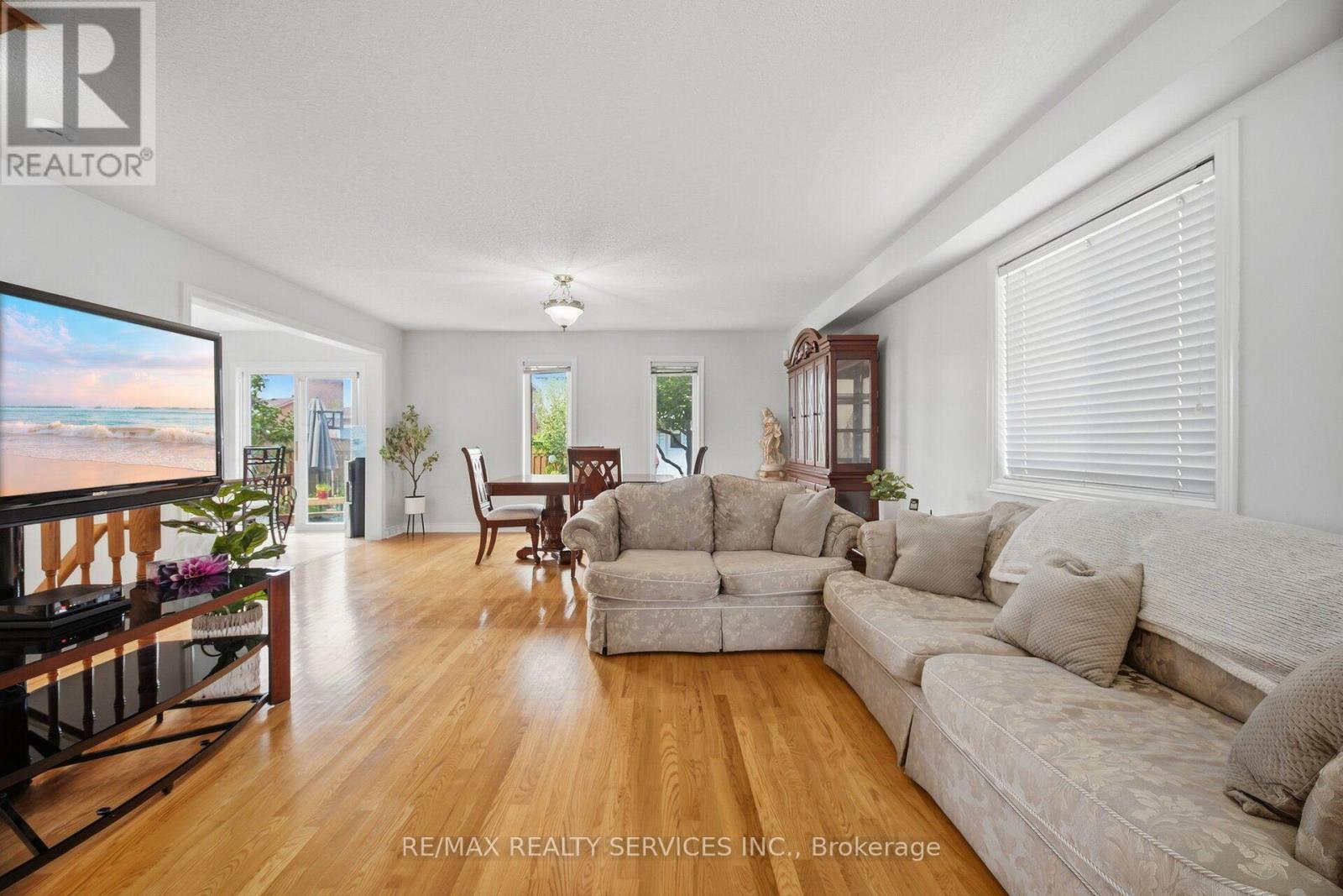 30 MAPLE BEACH CRESCENT, Brampton (Fletcher's Meadow) — photo 9