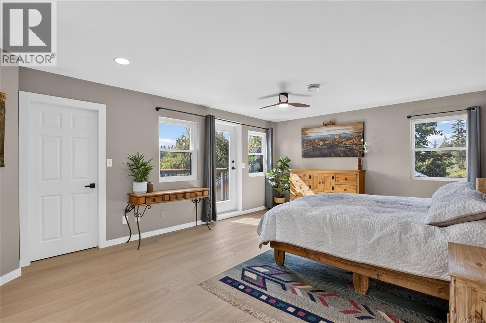 5225 Island Hwy N, Courtenay
