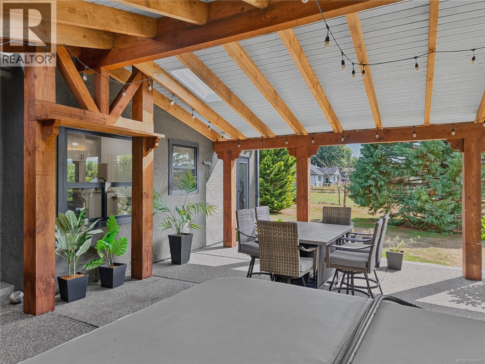 5225 Island Hwy N, Courtenay