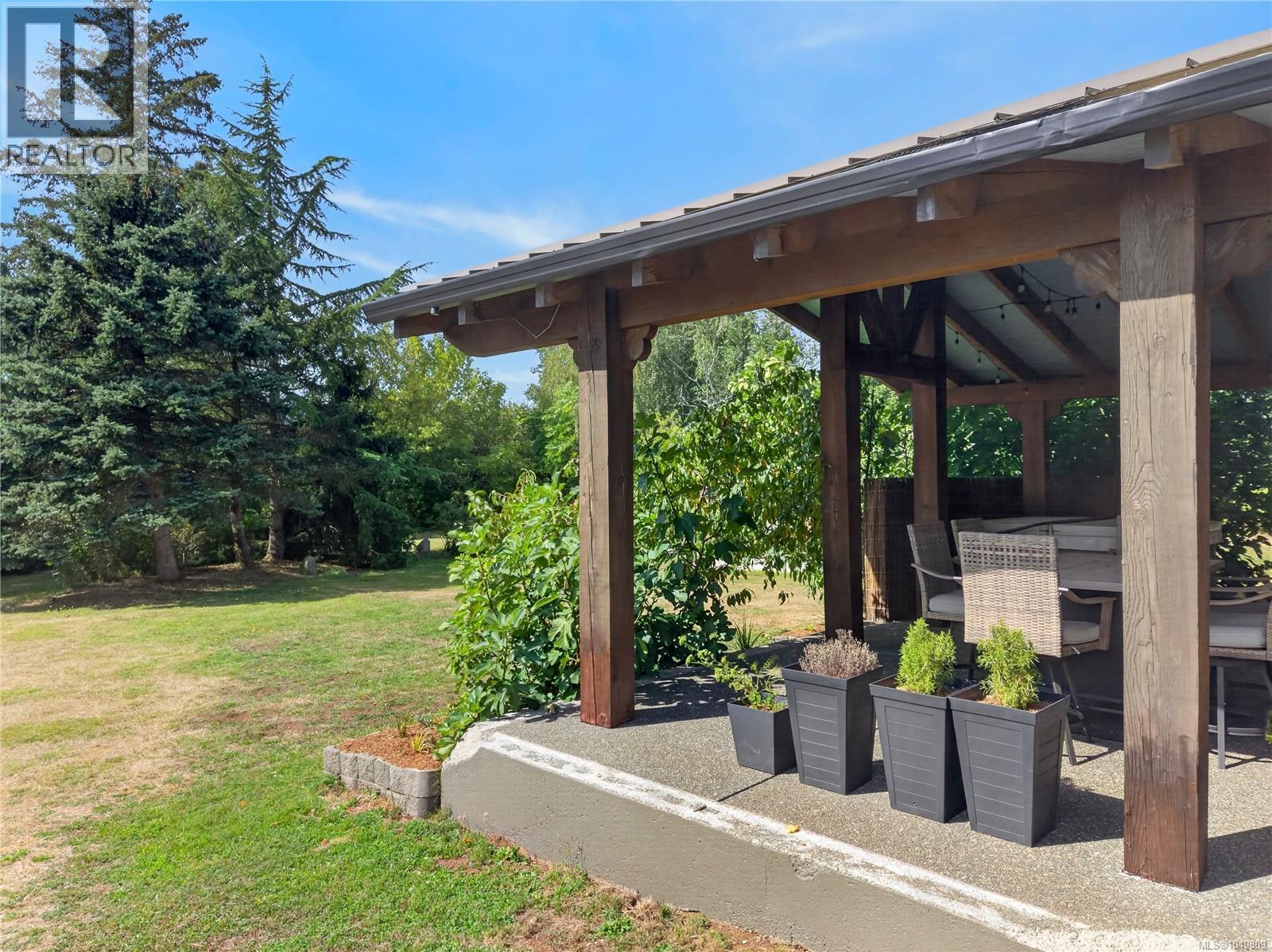 5225 Island Hwy N, Courtenay